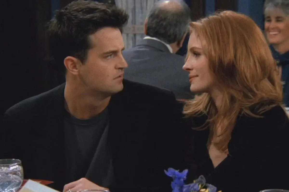 Imagem da notícia: Julia Roberts se pronuncia pela primeira vez sobre morte de ex-namorado Matthew Perry