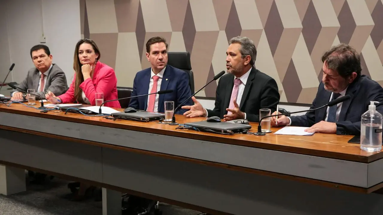 Imagem da notícia: Bancada cearense chega a acordo e vai destinar cerca de R$ 140 milhões ao tratamento do câncer