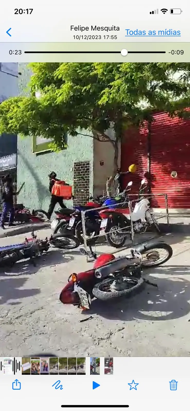 Imagem da notícia: Acusação de furto de pudim acaba em briga entre funcionários de restaurante e entregadores; vídeo