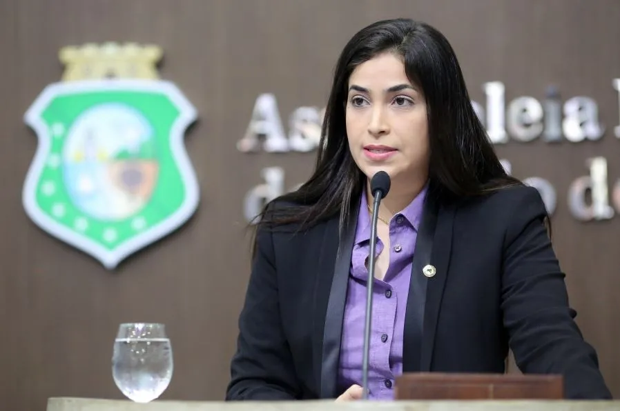 A ex-deputada Laís Nunes lidera um grupo político no município do Centro-Sul do Estado
