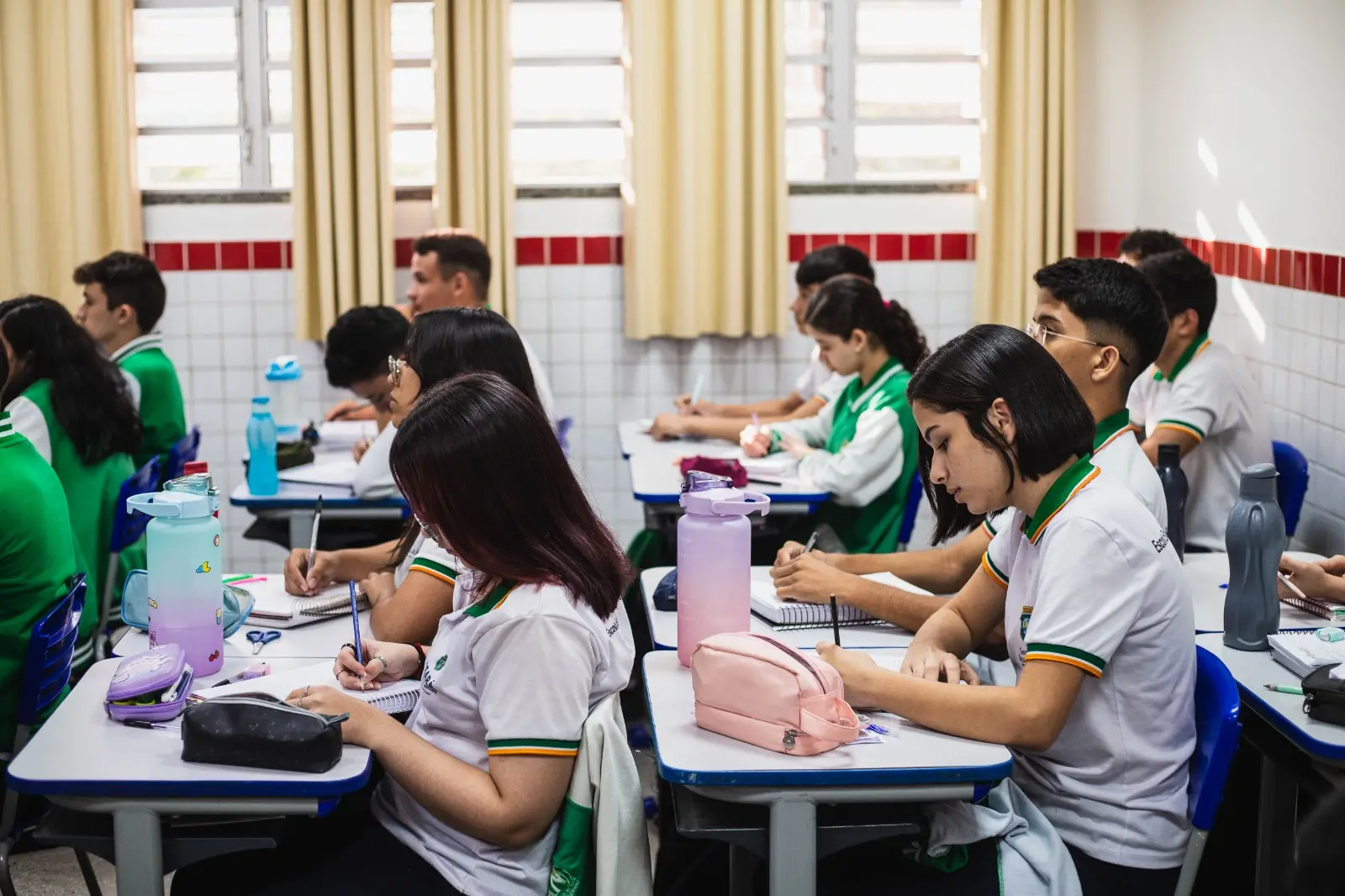 Imagem da notícia: Novo Ensino Médio: vejas as diferenças entre o projeto do MEC e o que deve ser votado nesta semana