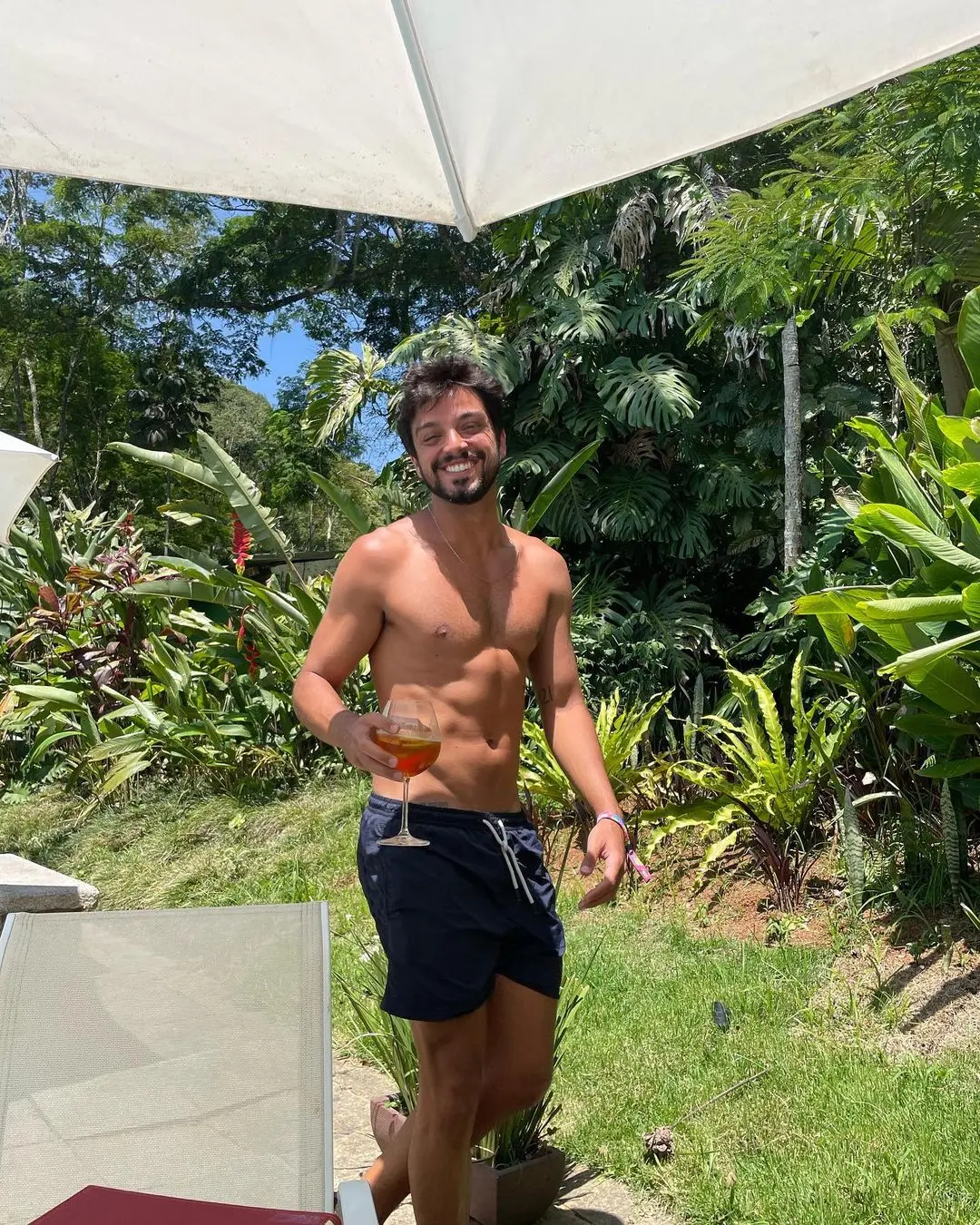 Imagem da notícia: Rodrigo Simas sobre ser bissexual: ’Bom falar sobre isso’