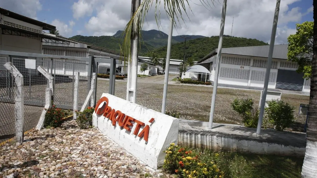 Imagem da notícia: Fábrica da Paquetá Calçados fecha as portas em Irauçuba e demite 138 trabalhadores