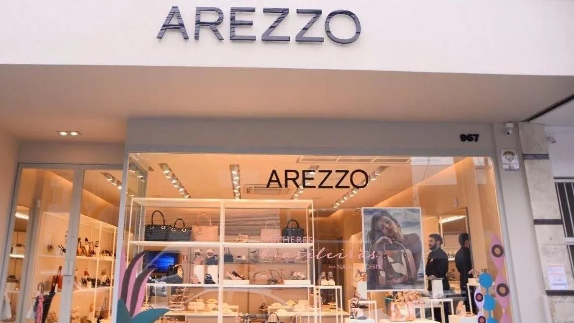 A Arezzo estaria aguardando apenas a homologação judicial para ocupar de fato os galpões e absorver os 1.260 funcionários que trabalhavam para a Paquetá em Uruburetama