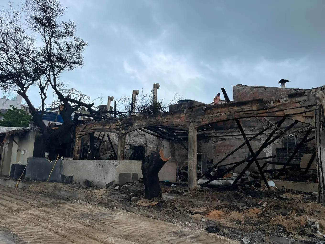 Imagem da notícia: Após incêndio em restaurante, evento de natal de Jericoacoara é adiado 