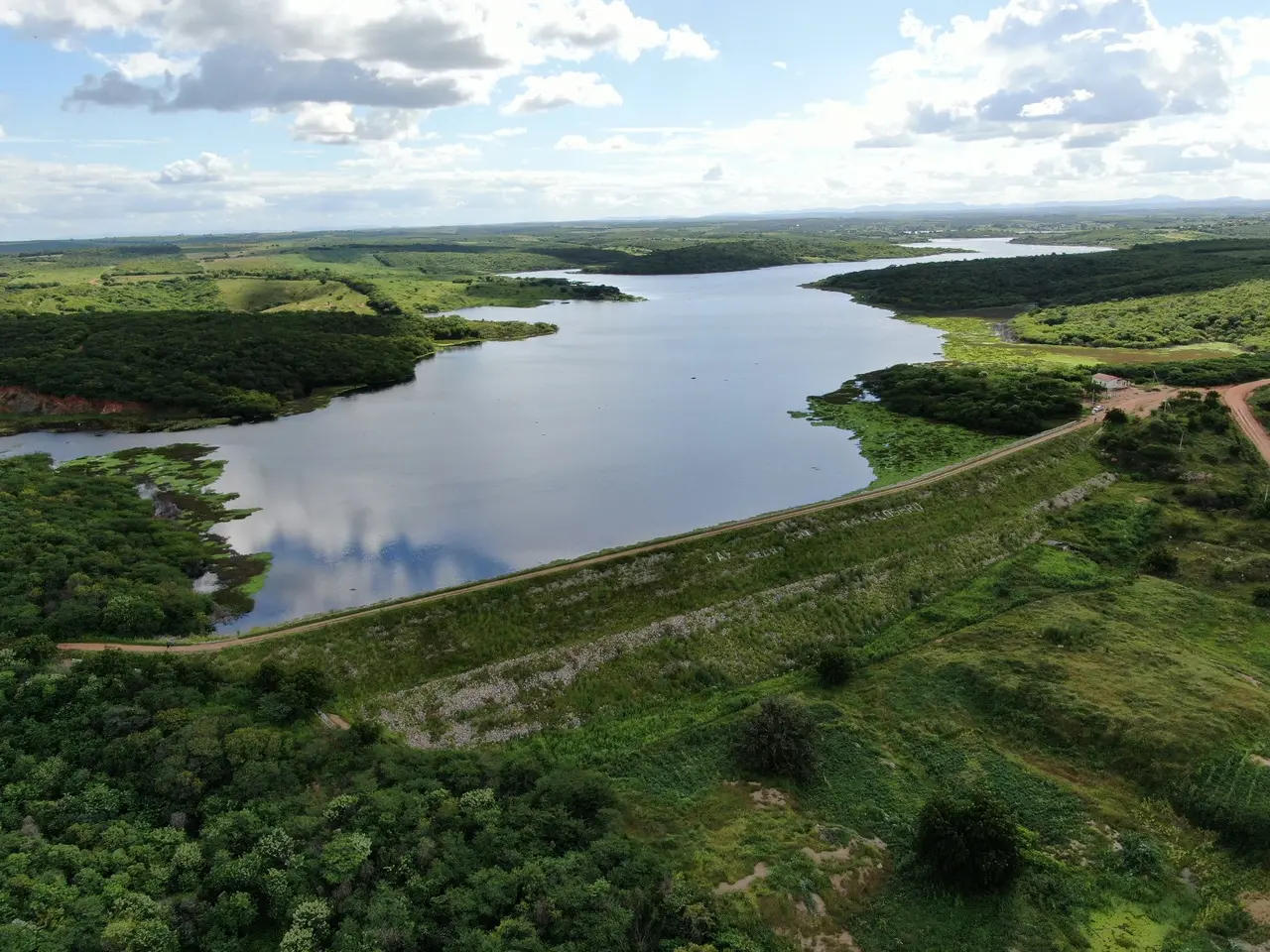 Imagem da notícia: Projeto com Inteligência Artificial pode identificar uso irregular de água nos reservatórios do CE