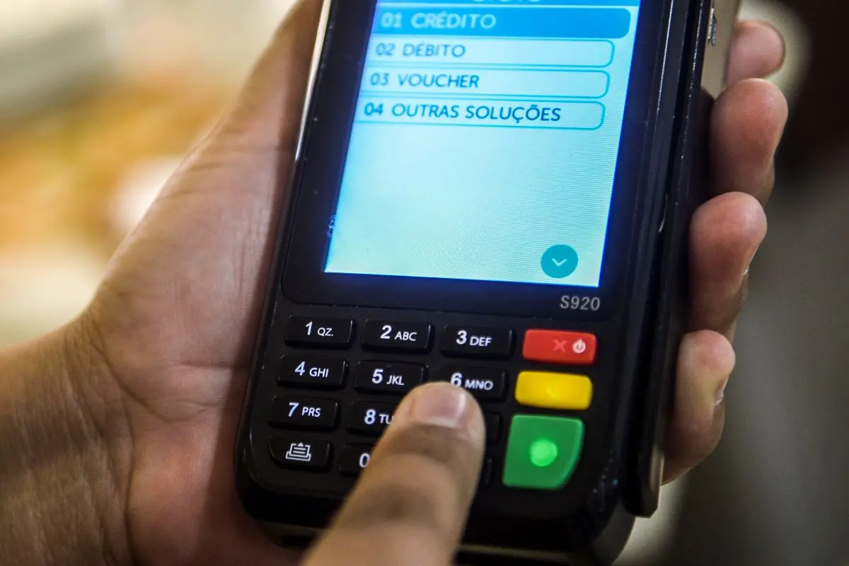 Imagem da notícia: Juros do rotativo do cartão de crédito não poderão passar de 100% do valor da dívida, afirma Haddad