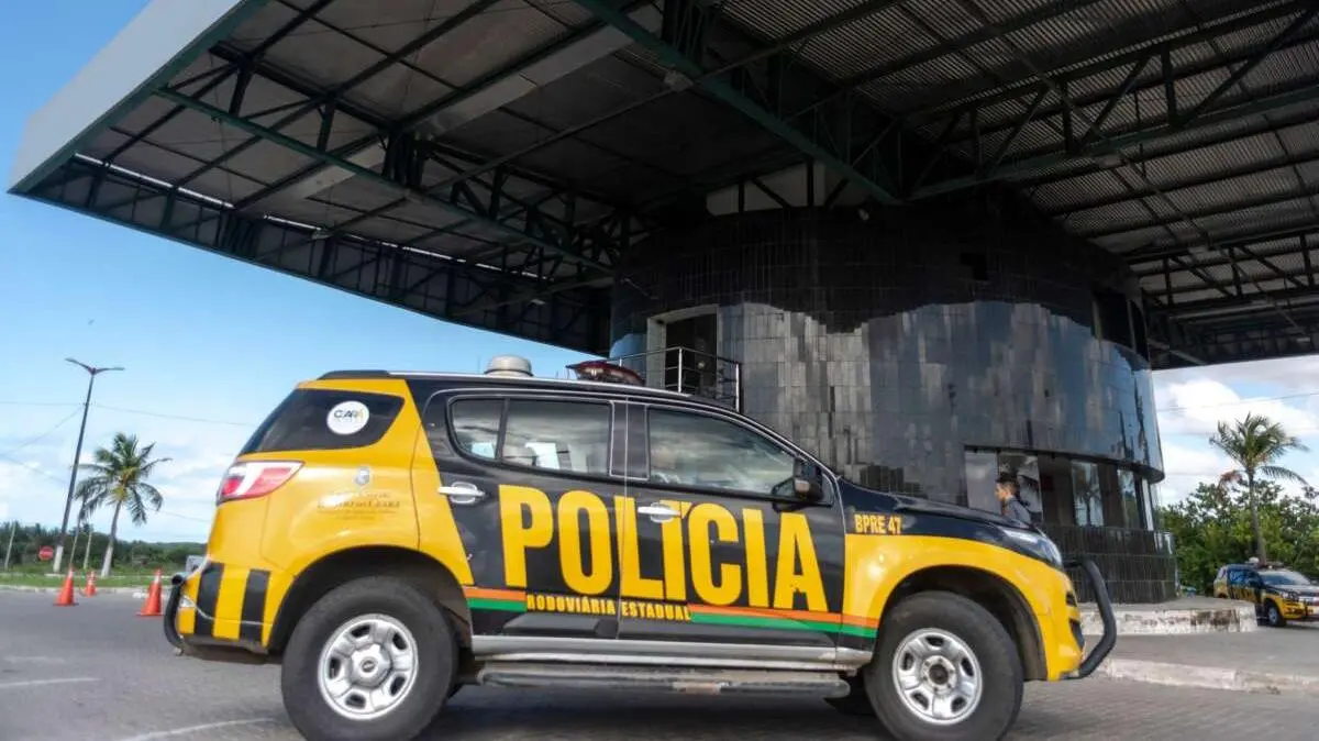 Imagem da notícia: Operação Natal: Polícia Militar e PRF intensificam fiscalizações nas estradas do Ceará