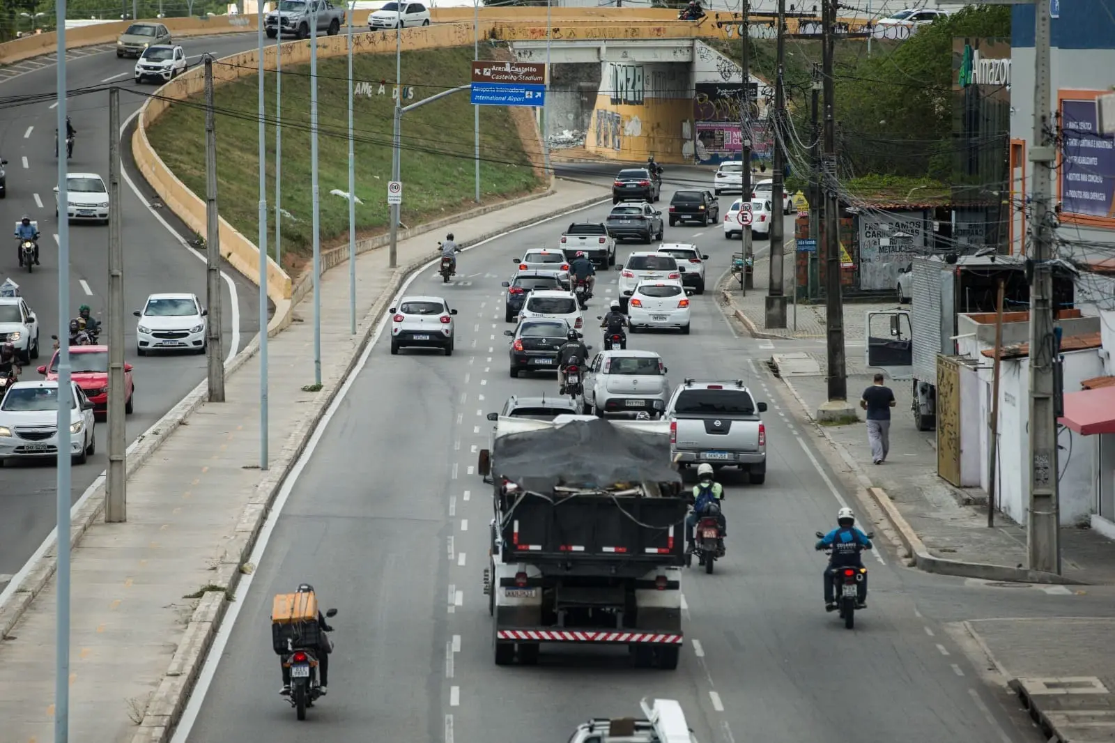 Imagem da notícia: Ceará prevê arrecadar R$ 1,74 bilhão com IPVA em 2024; entenda como o imposto é utilizado