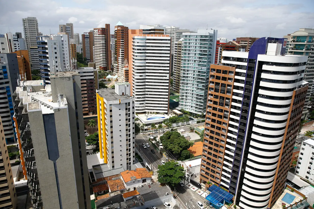 Imagem da notícia: Fortaleza emite mais de 200 mil licenças e documentos em 2023, alta de 14,5%