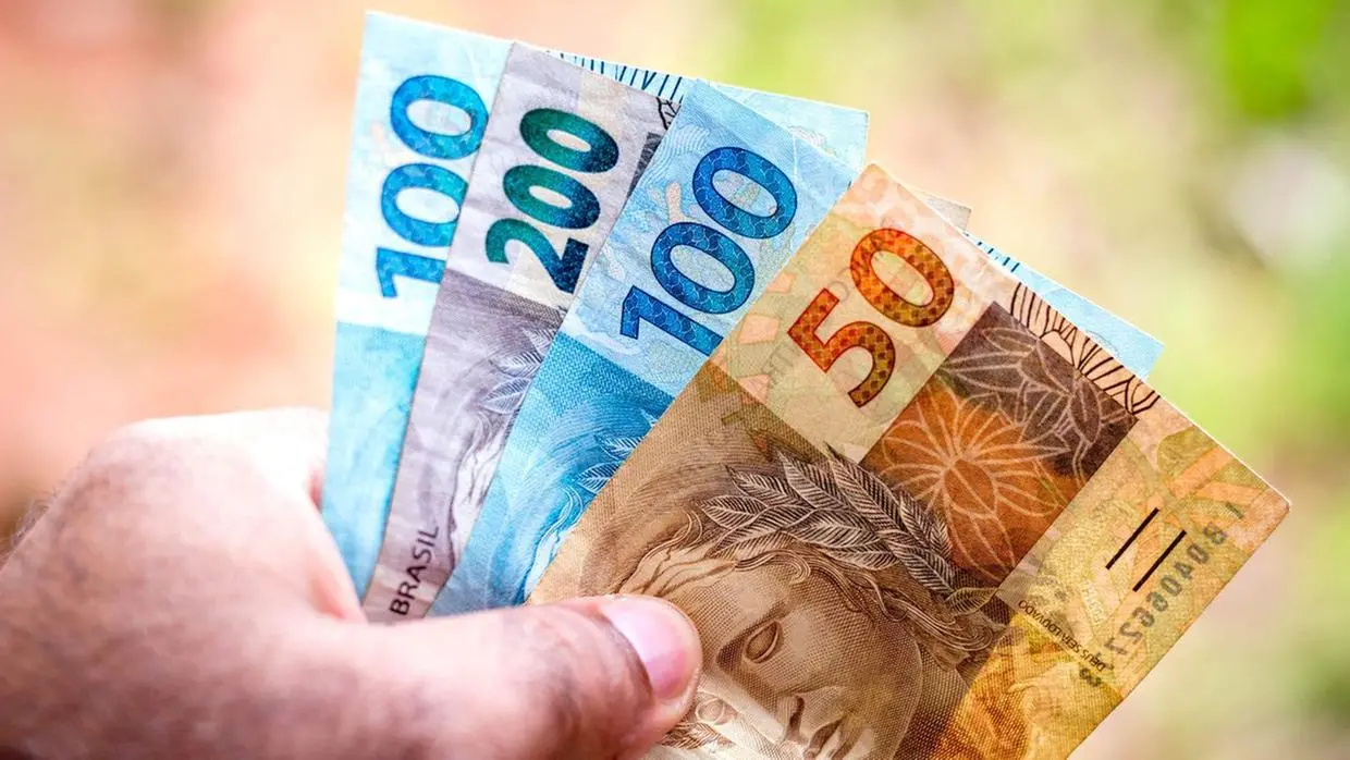 Imagem da notícia: Dívida brasileira sobe em novembro e chega a R$ 6,3 trilhões