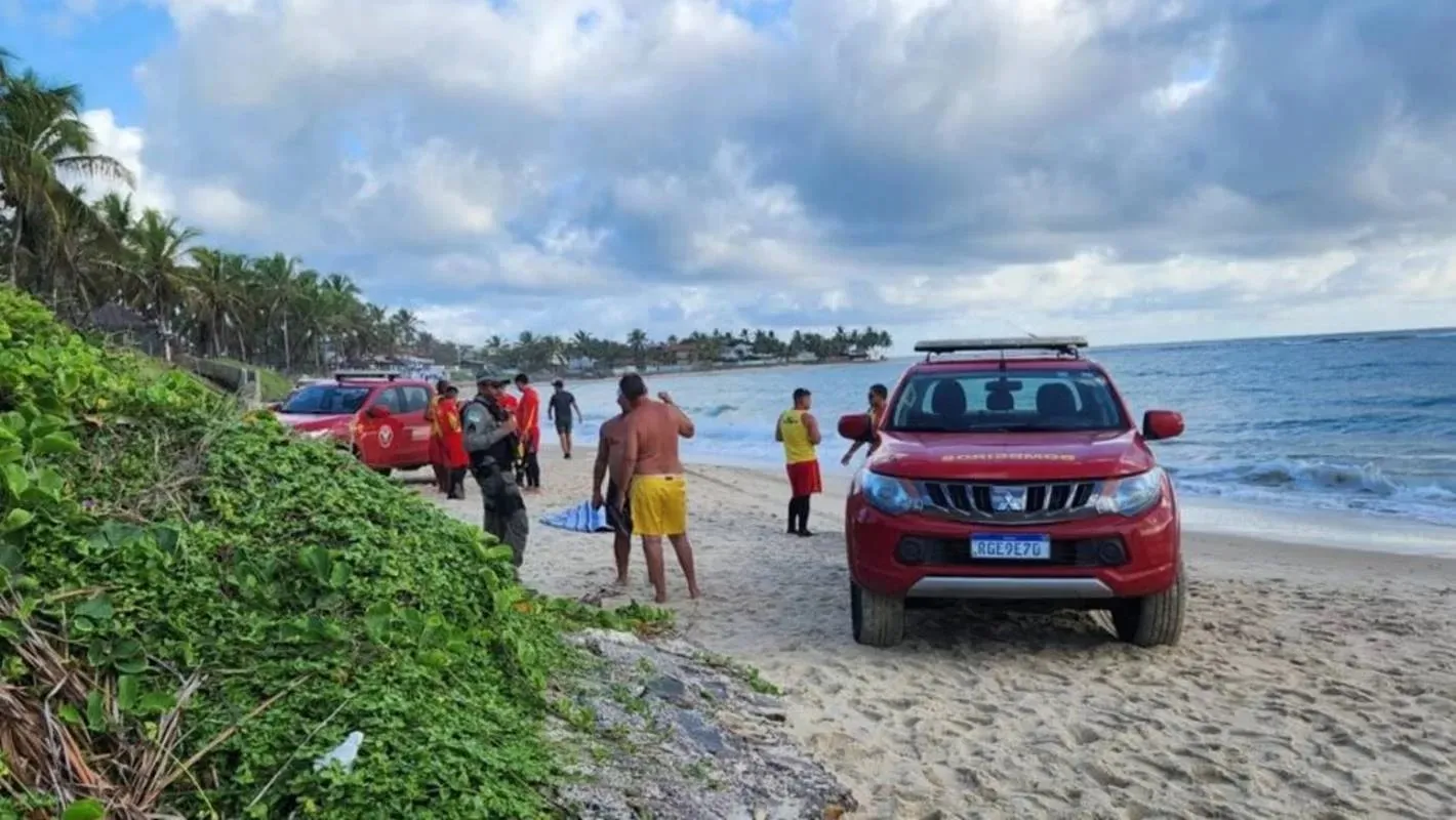 Helicóptero e equipes de salvamento foram utilizadas para localizar o corpo do homem