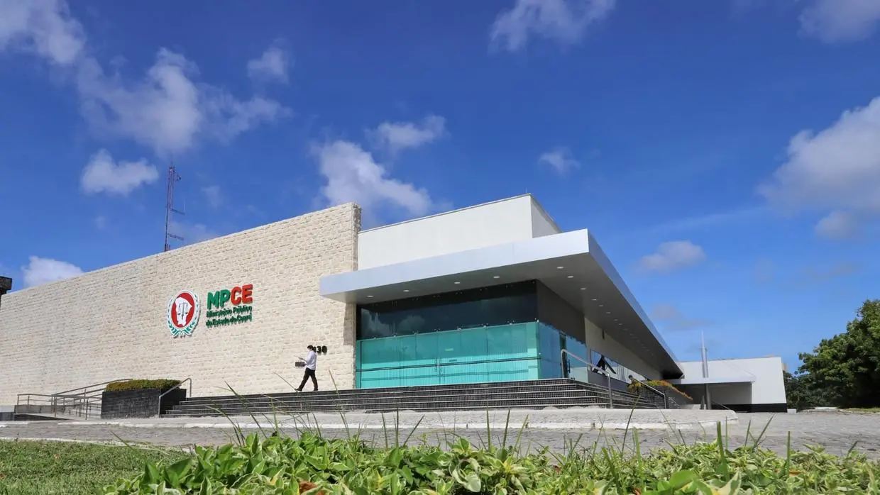 Imagem da notícia: Ministério Público do Ceará paga R$ 16,4 mi em gratificação de Natal a promotores e procuradores