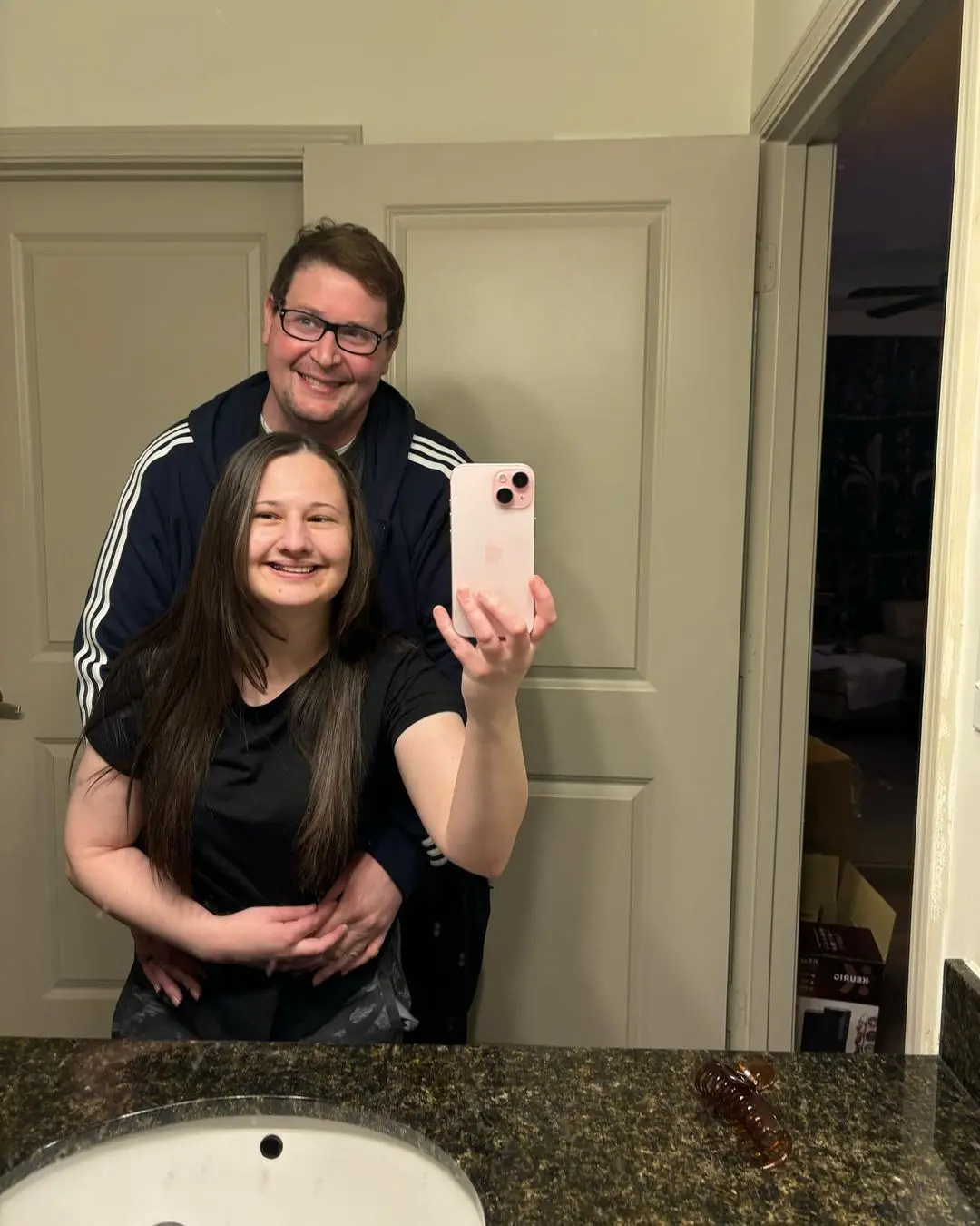 Imagem da notícia: Gypsy Rose Blanchard defende marido de críticas na internet: 'Estão com ciúme'