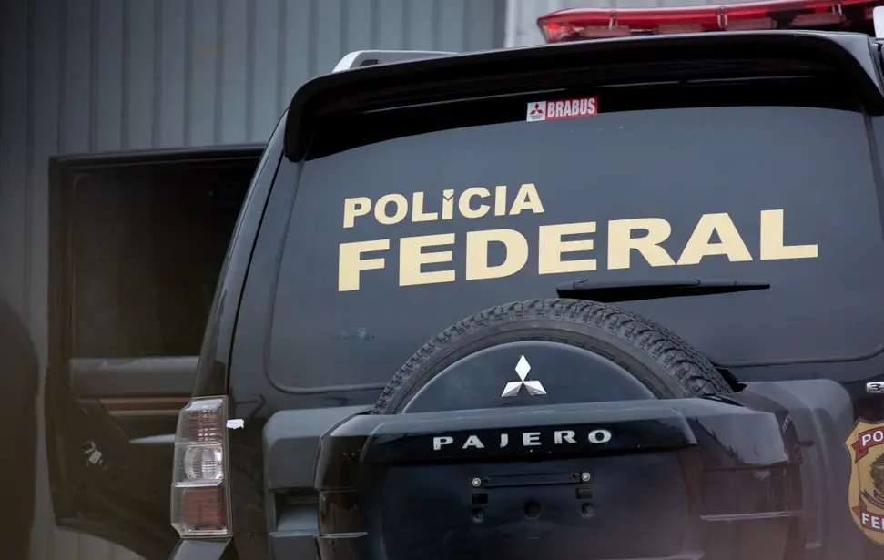 Imagem da notícia: PF prende suspeito de abuso infantil em Acaraú; crimes foram descobertos pela polícia australiana