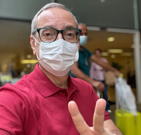 Imagem da notícia: Jornalista José Roberto Burnier recebe alta após infarto e comemora