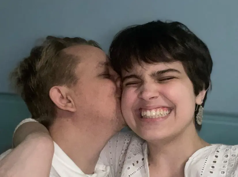 Imagem da notícia: Filha de Tadeu Schmidt comemora dois anos de namoro e ganha mensagem carinhosa do pai