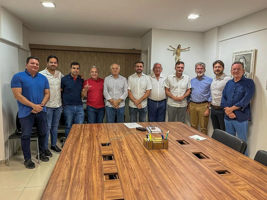 Grupo de oposição à atual gestão de Juazeiro do Norte é formado por lideranças políticas, ex-prefeitos e deputados