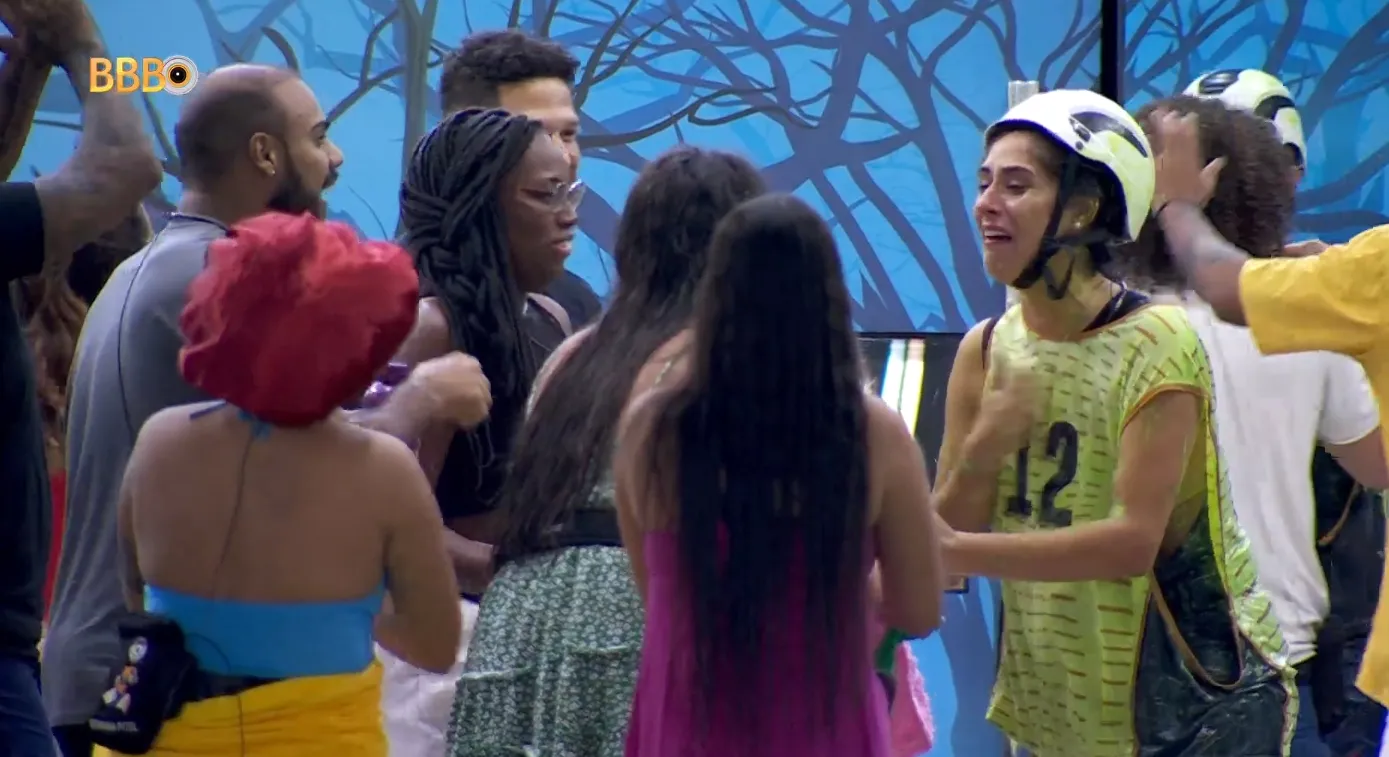 Deniziane comemorou a conquista com os outros brothers