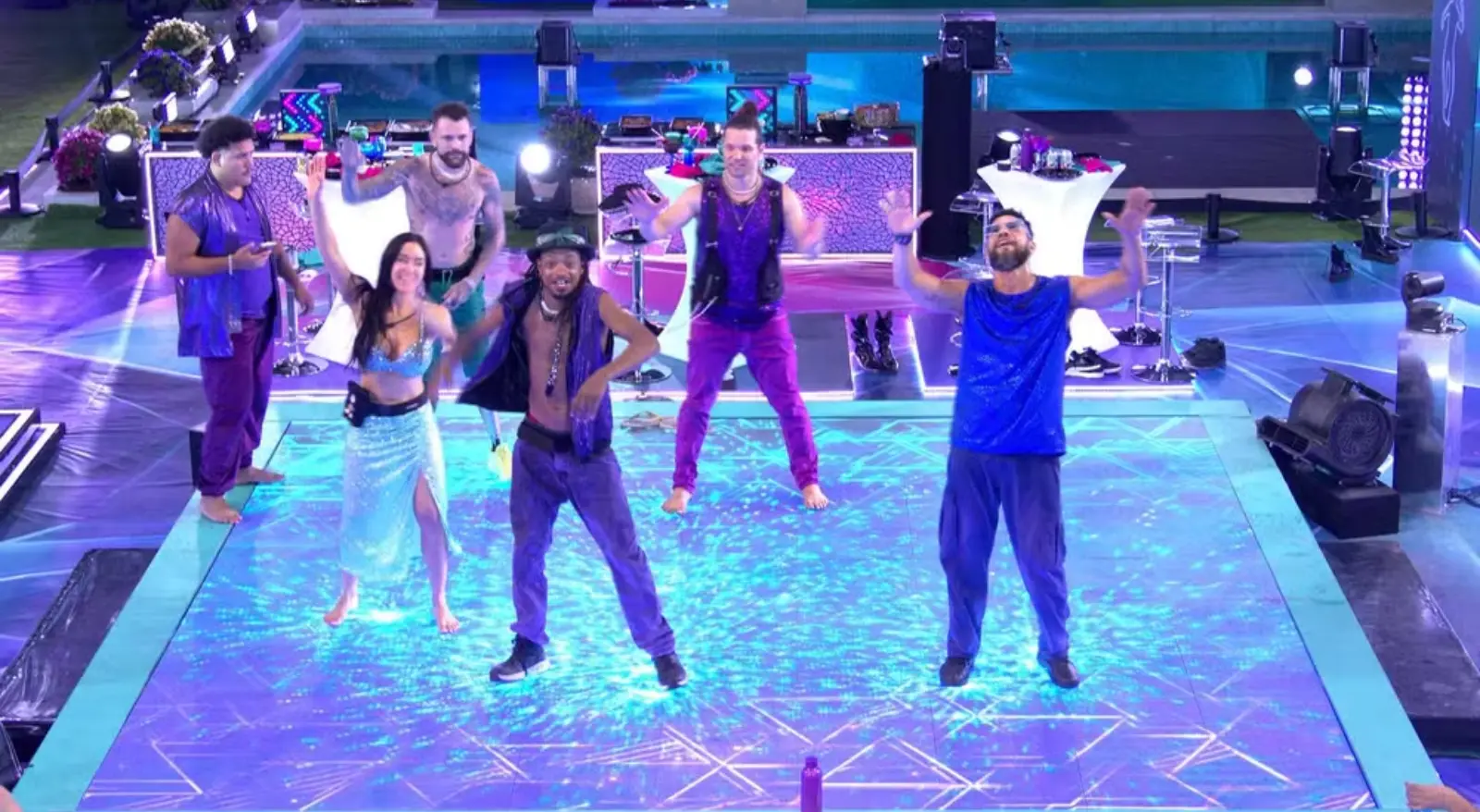 Imagem da notícia: Pagode, choro, dança e flerte: saiba o que rolou na primeira festa do BBB 24