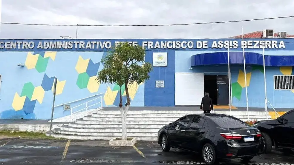 Imagem da notícia: Prefeito de Itaiçaba suspende concurso público após detectar possíveis irregularidades; entenda