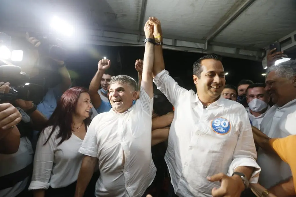 Imagem da notícia: Corte de recursos para vice-prefeitura de Caucaia motiva novo embate entre Vitor Valim e Deuzinho 