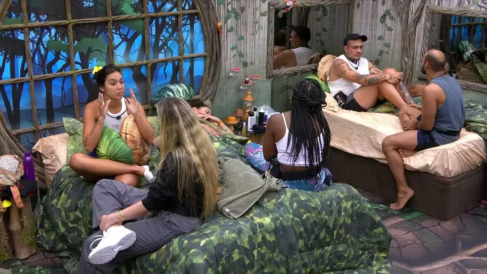Imagem da notícia: BBB 24: Vanessa Lopes e Yasmin Brunet voltam a falar sobre atrito envolvendo Medina 