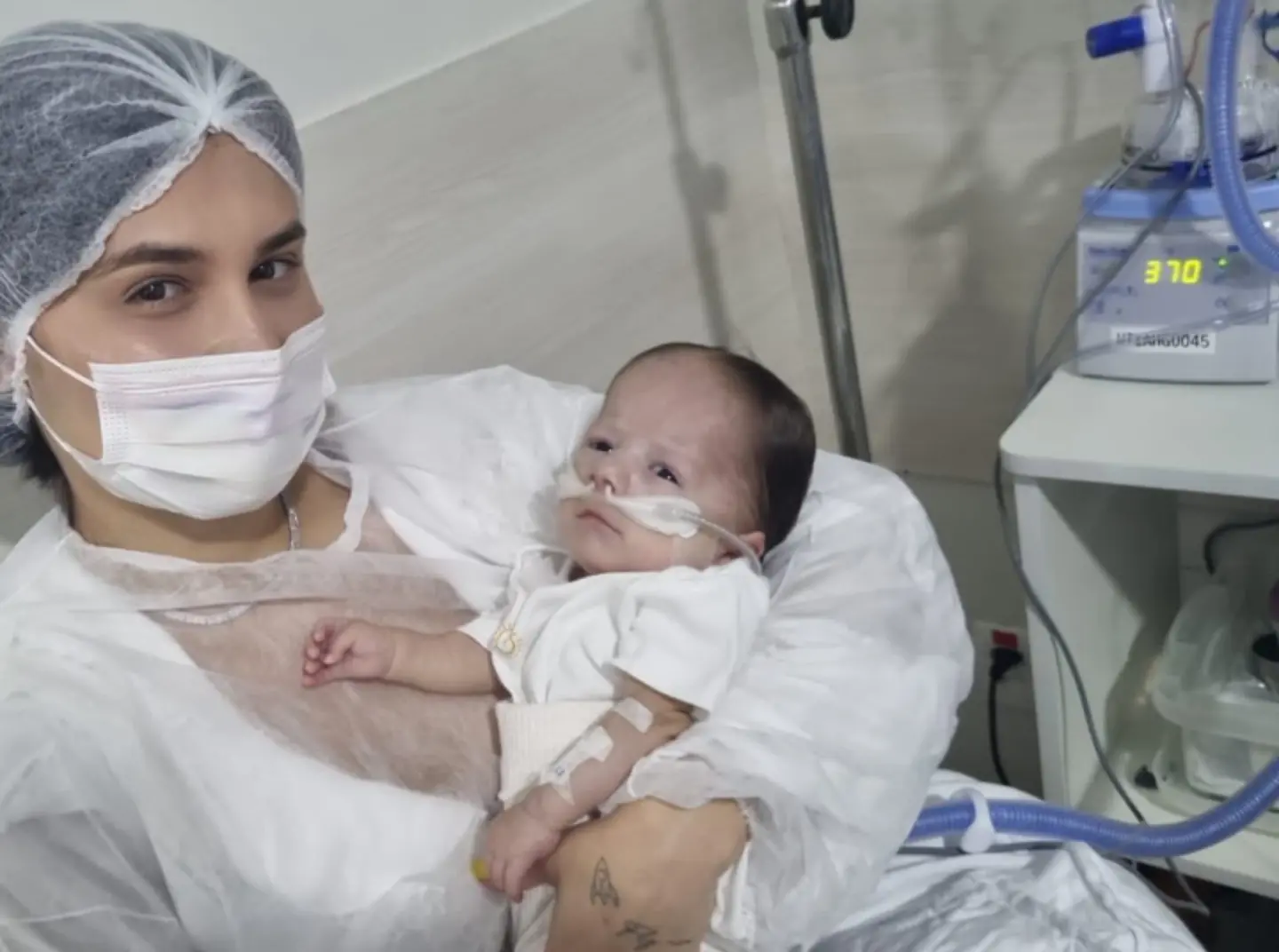 Imagem da notícia: Esposa de Zé Vaqueiro comenta evolução no estado de saúde do filho: 'É lindo de ver'