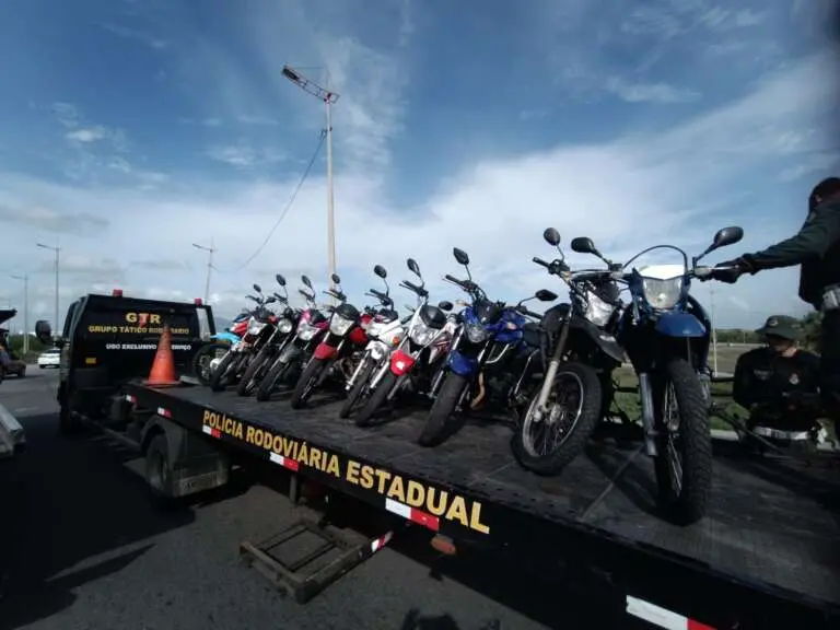 Imagem da notícia: Polícia Militar evita ‘rolezinho’ e apreende 38 motocicletas em Caucaia