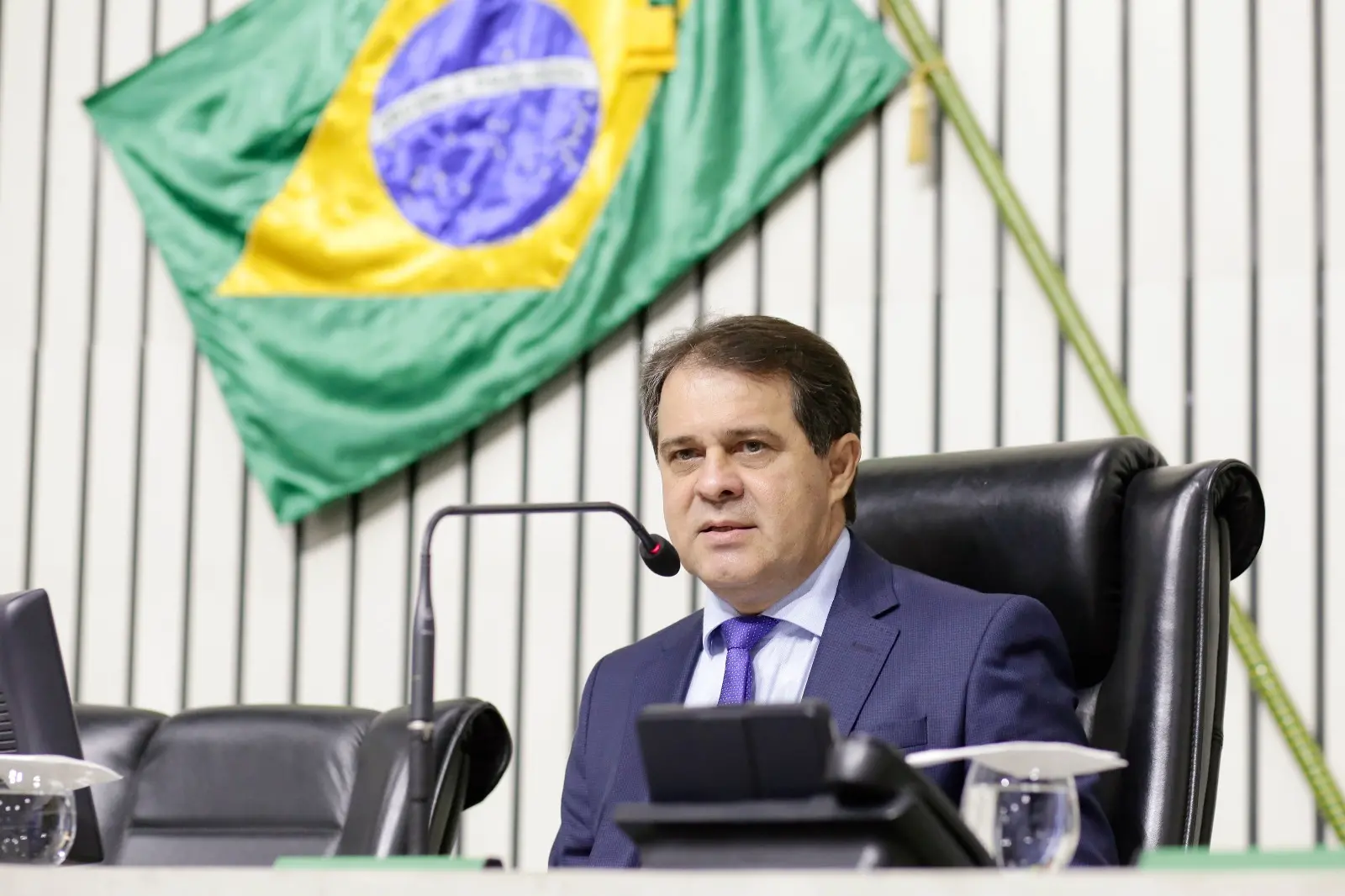 Imagem da notícia: PDT volta a acionar o TRE-CE contra Evandro Leitão, cobrando vaga de deputado após filiação ao PT