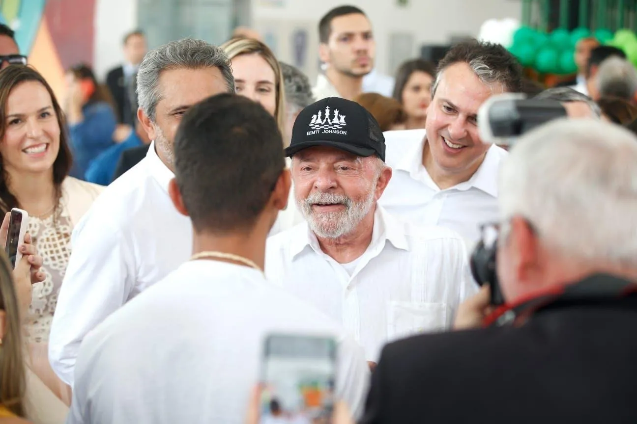 Na primeira visita, Lula visitou uma escola de tempo integral em Fortaleza