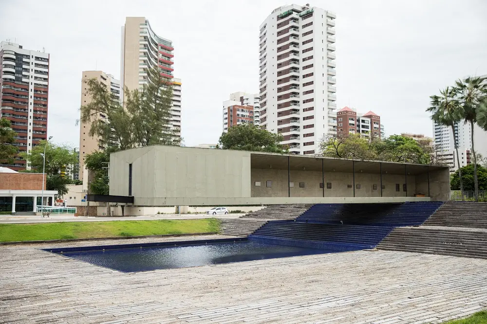 Imagem da notícia: Governo do CE inicia processo para retirar restos mortais de Castelo Branco de mausoléu e enviar ao RJ