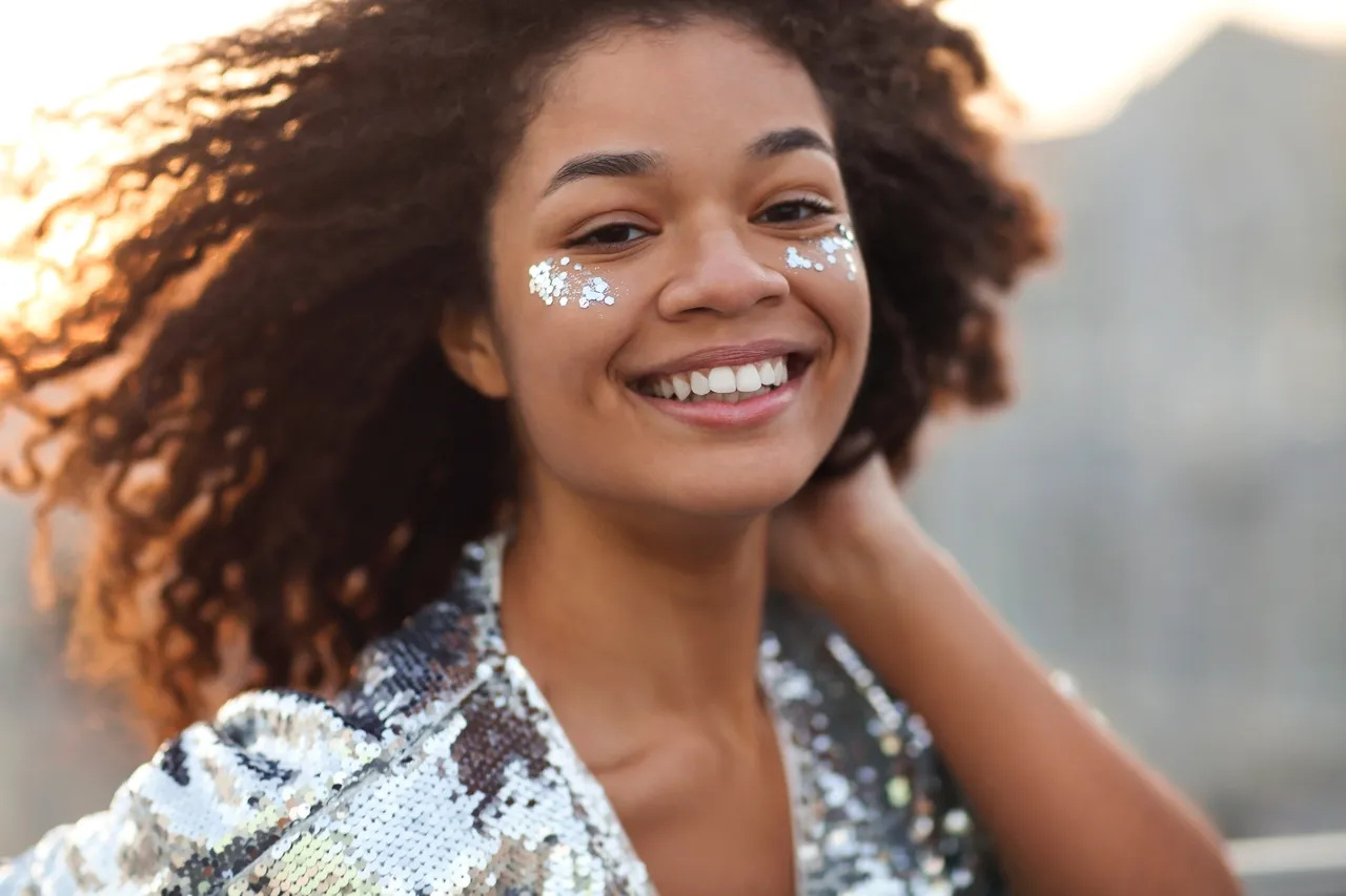 Glitter para maquiagem deve ser adequado ao uso oftalmológico