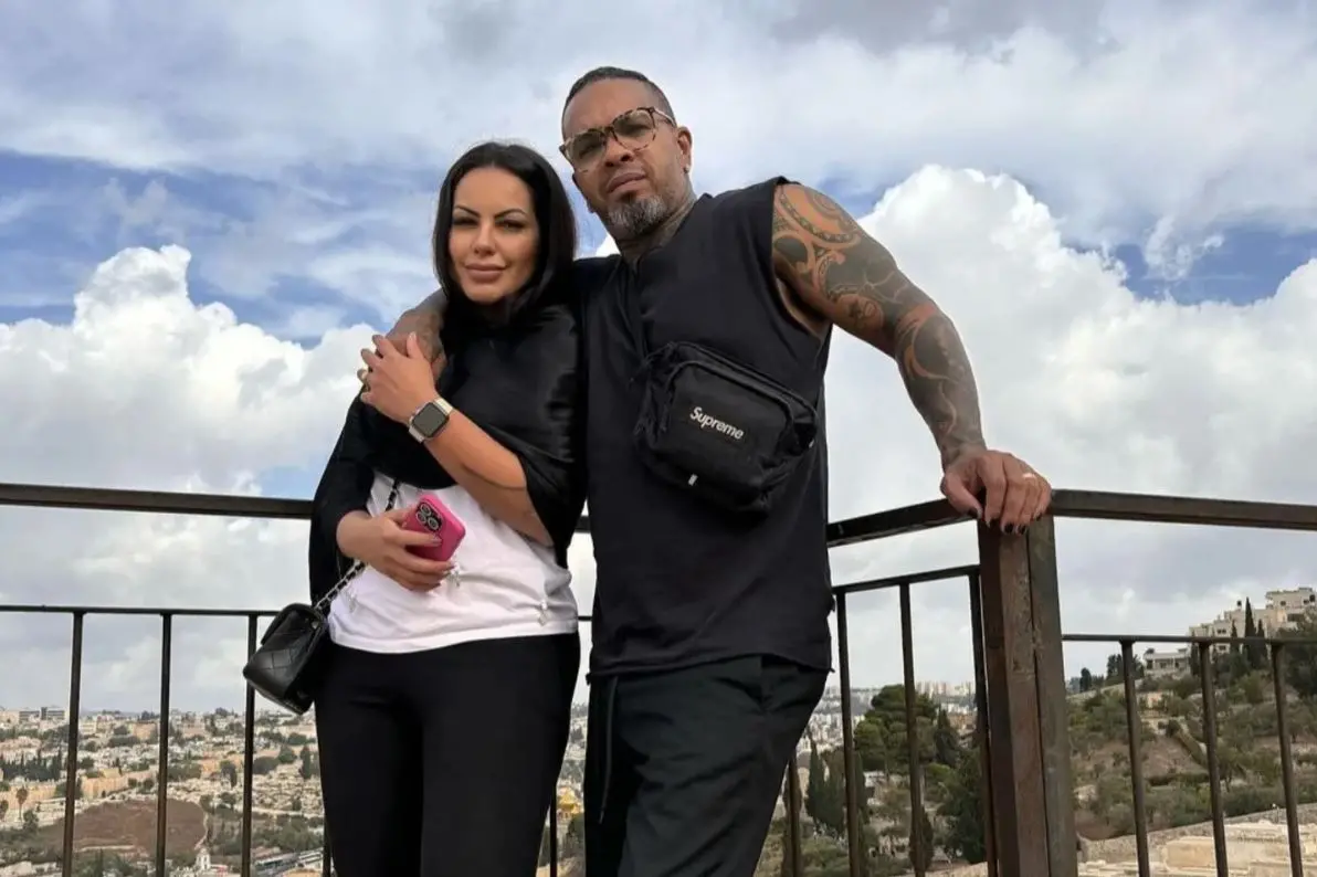 Imagem da notícia: Esposa de Rodriguinho reage com ironia a informação de que cantor está falido