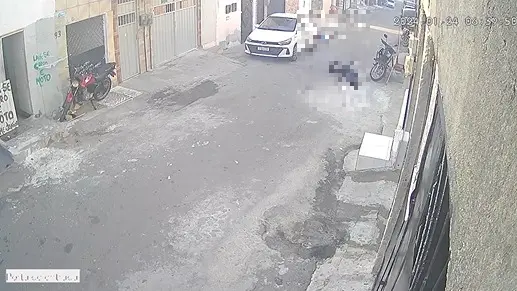 Imagem da notícia: Homens brigam, atiram um no outro com a mesma arma e morrem no Pirambu, em Fortaleza