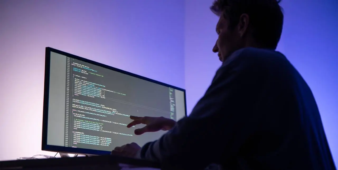 Imagem da notícia: Justiça Eleitoral recebe 1º caso de uso da Inteligência Artificial com fake news para as eleições 2024