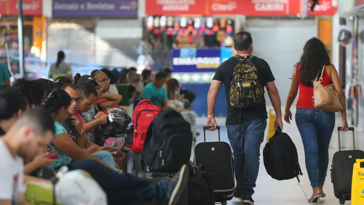 Imagem da notícia: Carnaval vai movimentar mais de 50 mil passageiros nos terminais rodoviários de Fortaleza