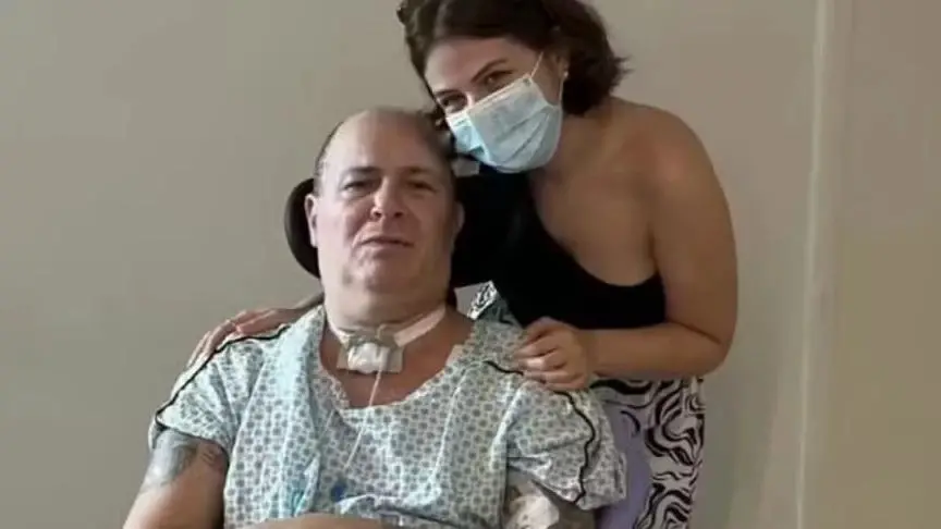 Imagem da notícia: Filha de Mingau, do Ultraje a Rigor, mostra pai em recuperação após receber alta