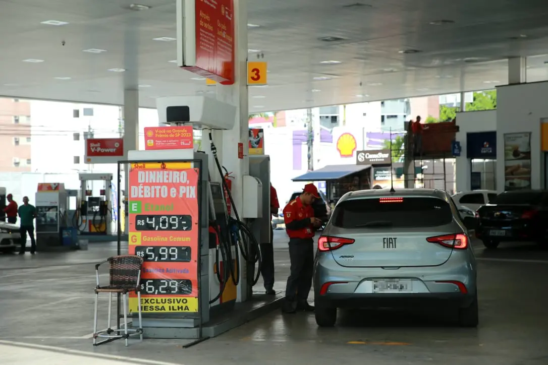 Imagem da notícia: Com preços mais atrativos, venda de etanol salta 24,8% no Ceará; consumo de gasolina sobe 6,6% 