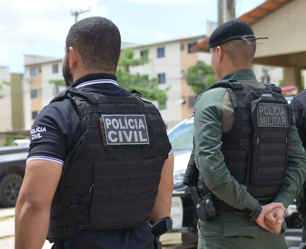 Imagem da notícia: Polícia prende suspeito de integrar grupo criminoso que ameaçou moradores do Pirambu, em Fortaleza