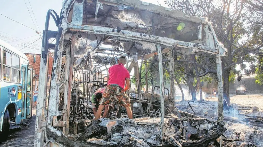 Imagem da notícia: Acusados de integrar facções que se uniram para atacar o Estado são condenados a 82 anos de prisão