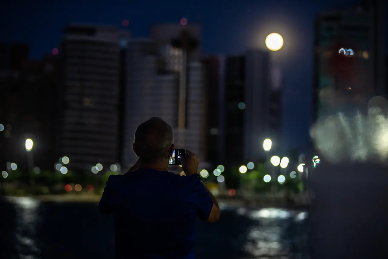 Imagem da notícia: Encontro da Lua com planetas e chuva de meteoros: o que poderá ser visto do céu no CE em fevereiro