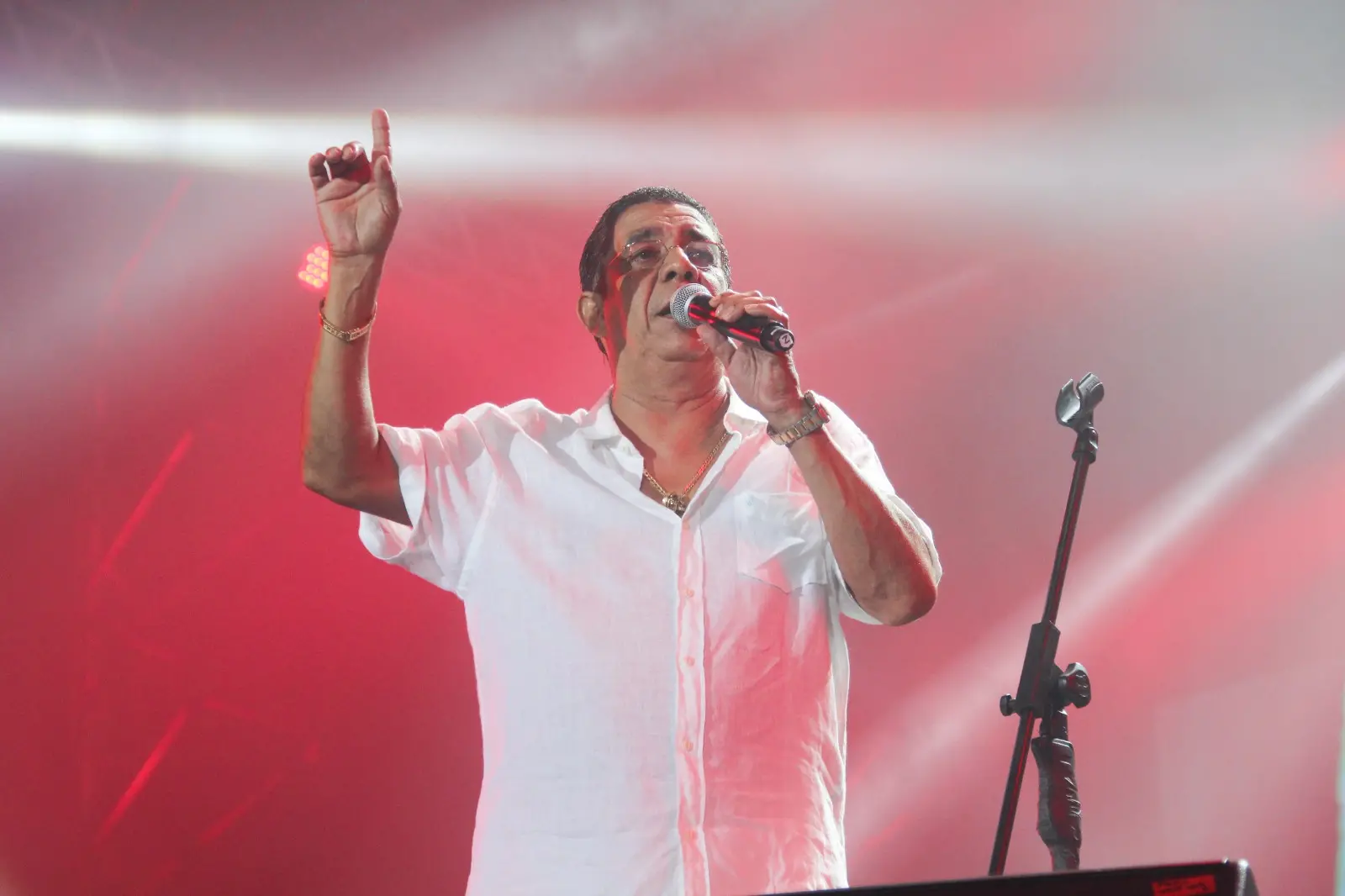 Imagem da notícia: Zeca Pagodinho comemora 40 anos de carreira em navio; valores chegam a R$ 56 mil 