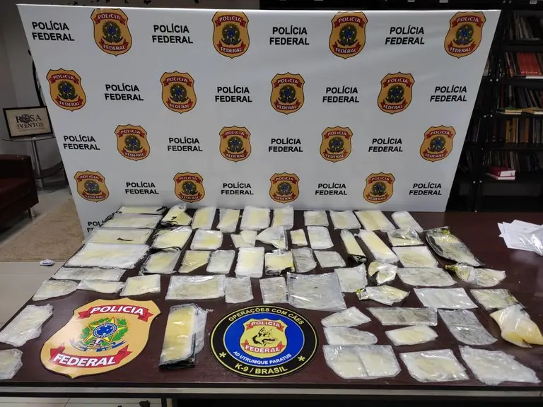 Imagem da notícia: Colombianos são presos tentando embarcar com cocaína no Aeroporto de Fortaleza
