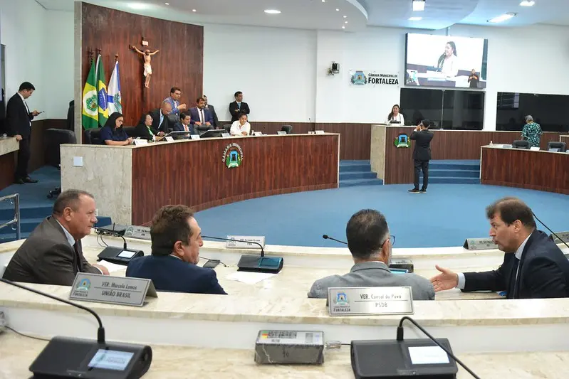 Imagem da notícia: Reajuste do piso do magistério é aprovado pela Câmara Municipal de Fortaleza nesta quarta (7)