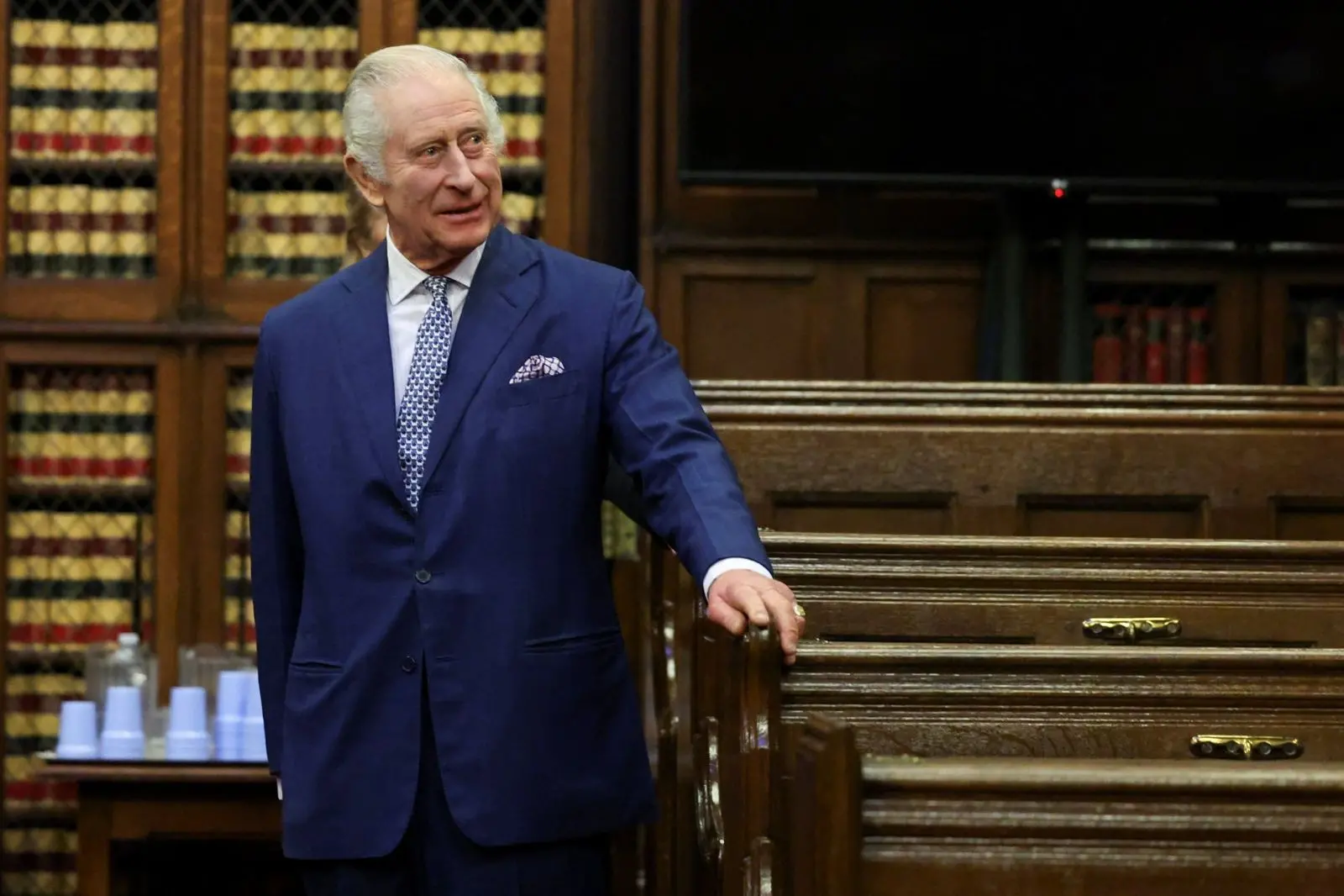 Imagem da notícia: Rei Charles III não quer tratar câncer com quimioterapia e prefere 'poções naturais', diz jornalista