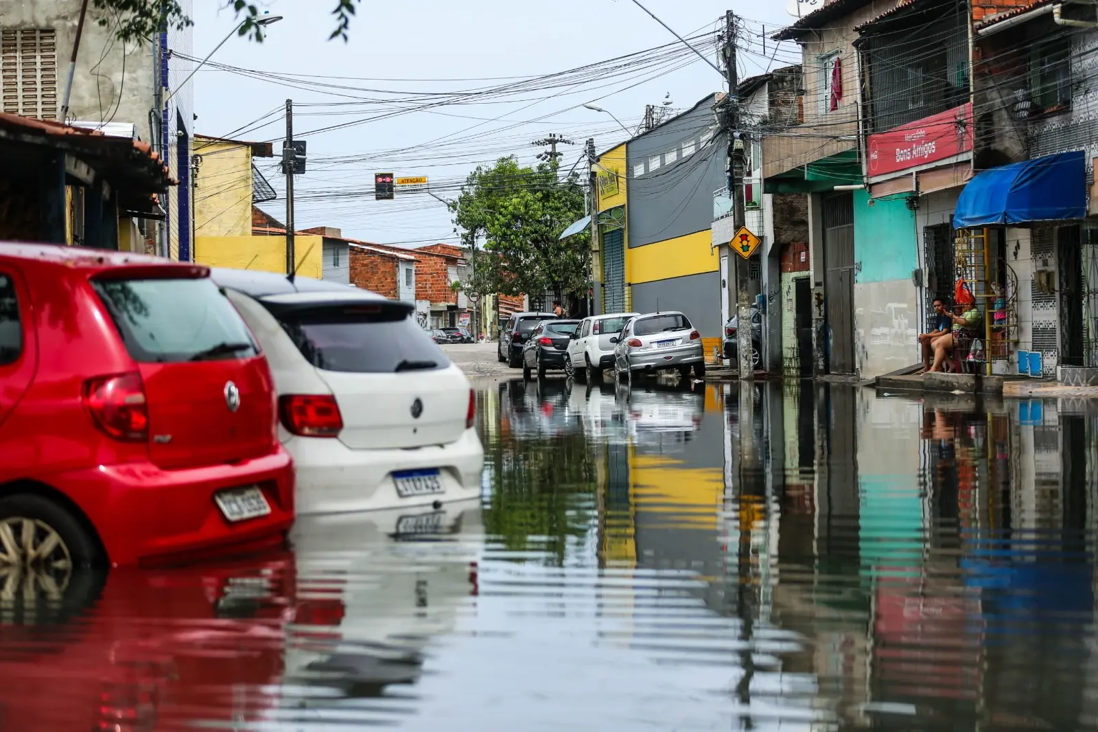 Imagem da notícia: Áreas atingidas pela chuva em Fortaleza seguem sendo monitoradas, diz Prefeitura 