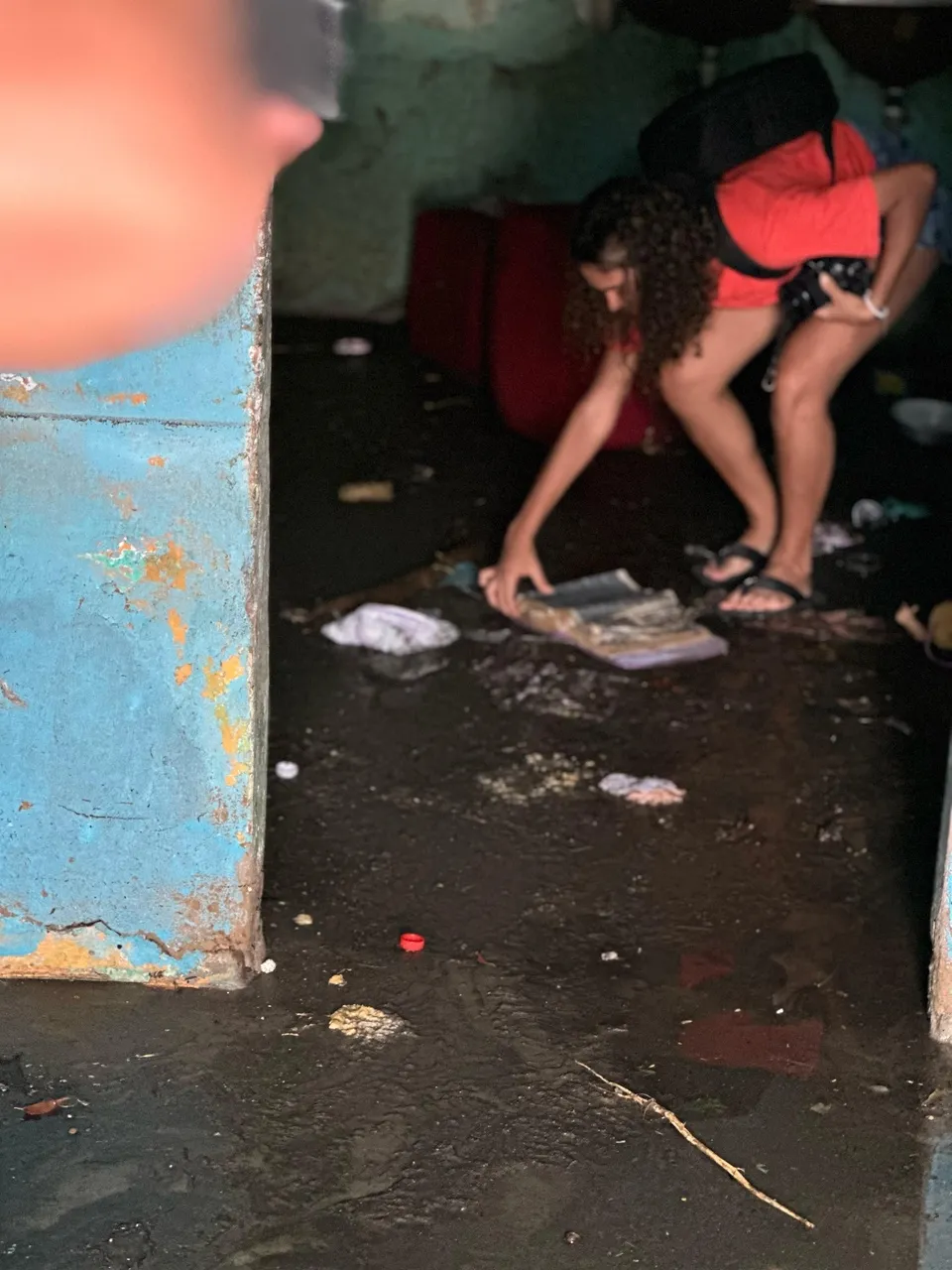 Moradores tentam reconstruir rotinas após chuvas intensas
