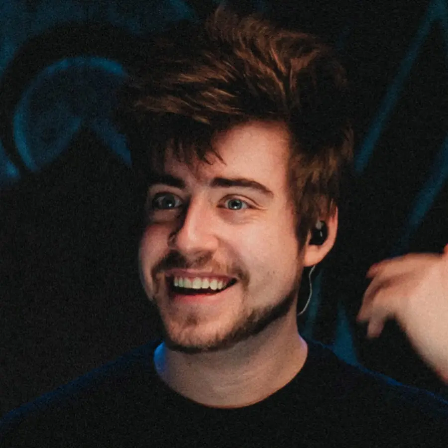 Imagem da notícia: Streamer Cellbit rebate acusações de ex-namorada de suposta agressão sexual