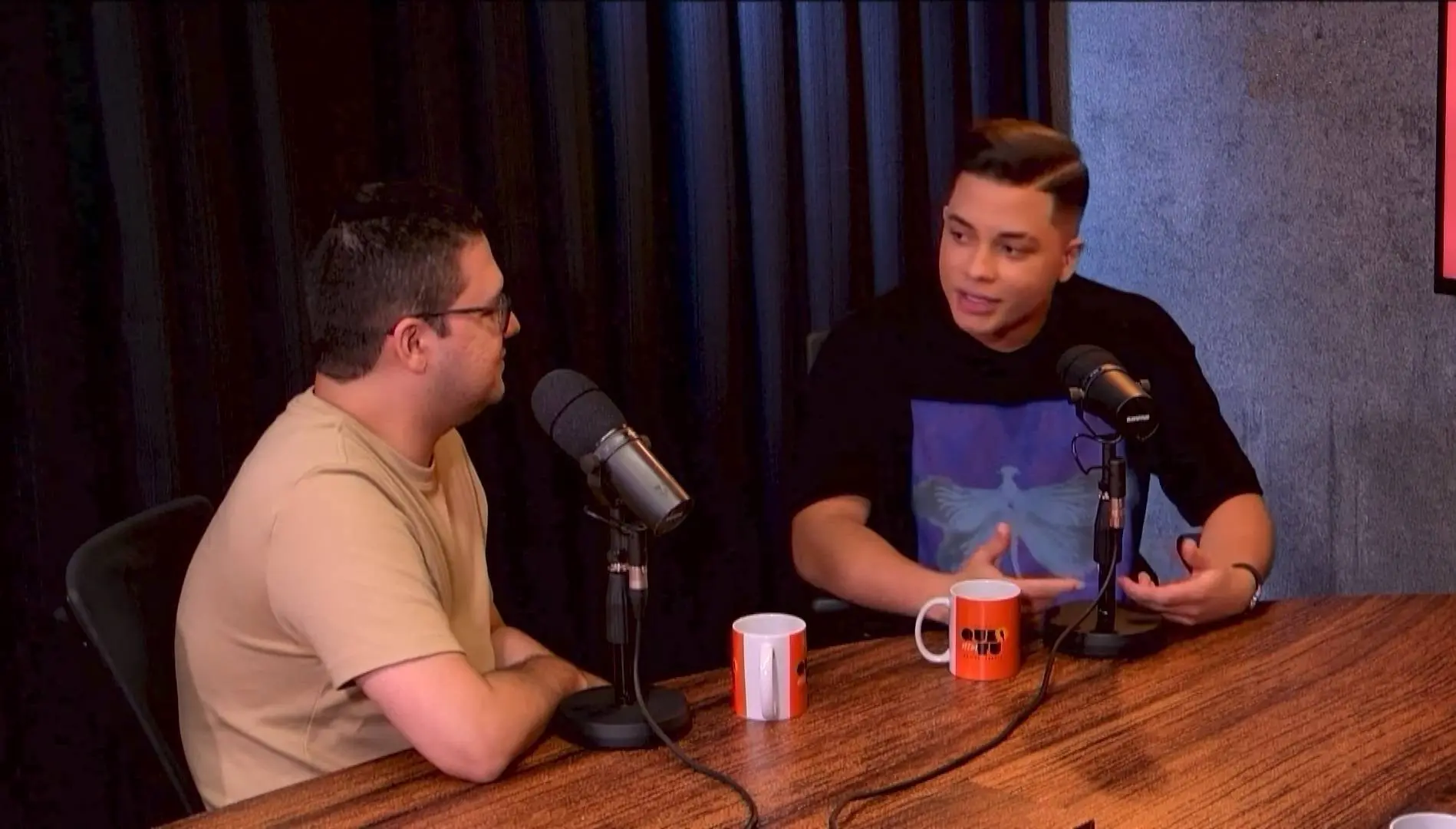 Imagem da notícia: Alanzim Coreano chegou a ser sabotado em shows no início da carreira; assista podcast